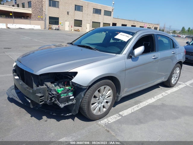 1C3CCBAB4EN145234 Chrysler 200 LX
