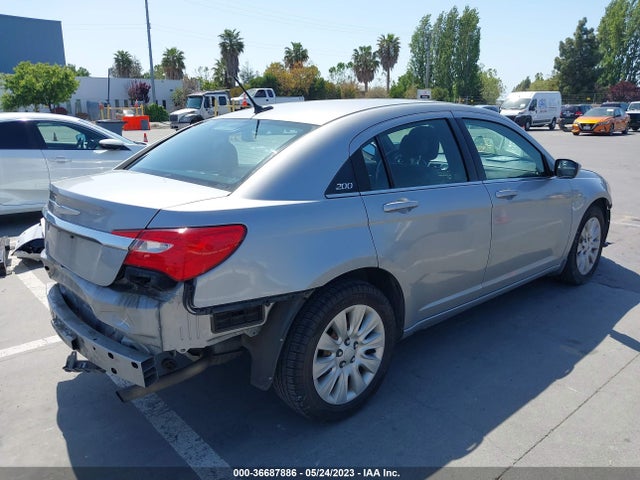 1C3CCBAB4EN145234 Chrysler 200 LX