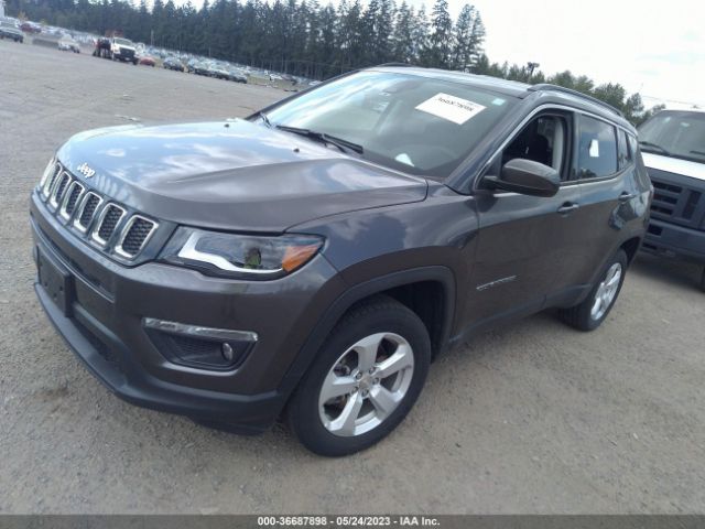 3C4NJDBB5JT413934 Jeep Compass Latitude