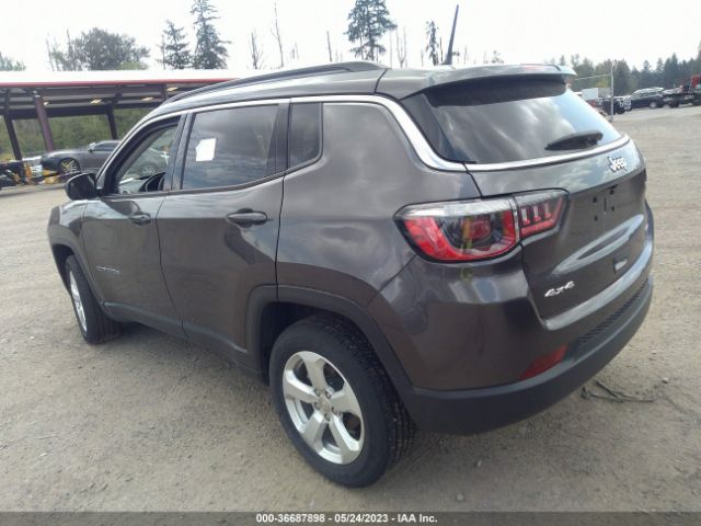 3C4NJDBB5JT413934 Jeep Compass Latitude