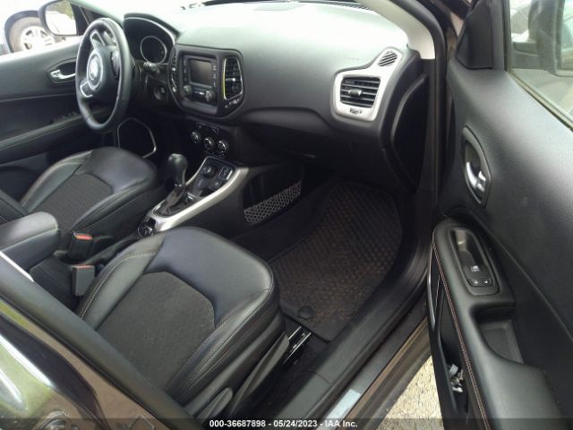 3C4NJDBB5JT413934 Jeep Compass Latitude