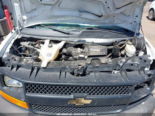 Chevrolet EXPRESS CARGO VAN 2017 1GCWGBFF1H1104256 Image 10