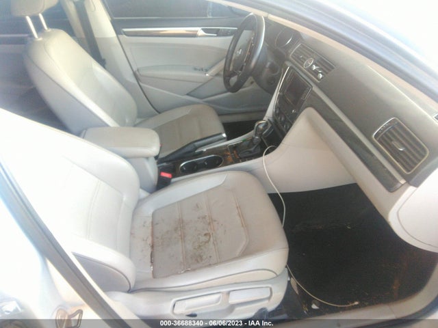 1VWBT7A30GC059122 Volkswagen Passat 1.8t Se W/technology
