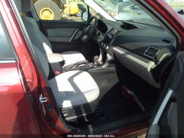 JF2SJAGC3JH522993 Subaru Forester Premium