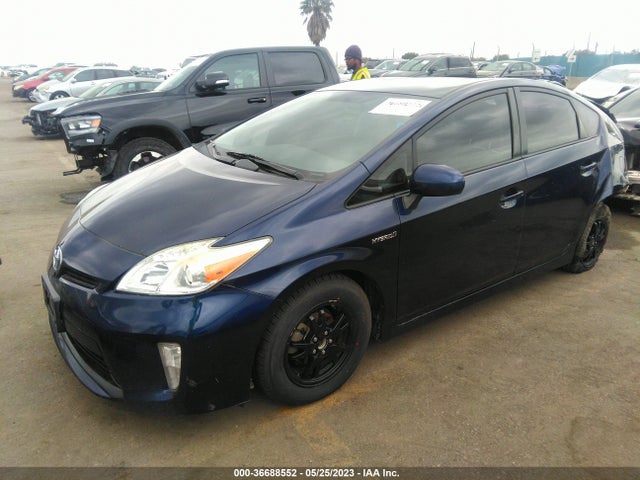Toyota Prius Four 2015 JTDKN3DU6F0480224 Image 2