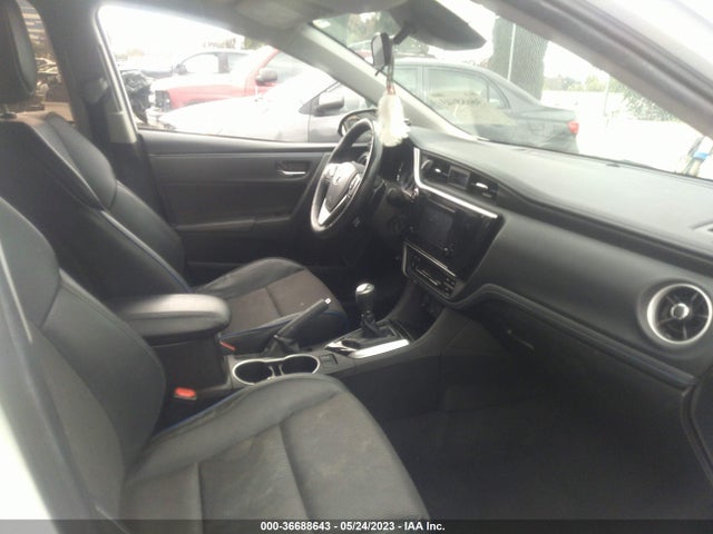 Toyota COROLLA SE 2018 5YFBURHE5JP804383 Image 5