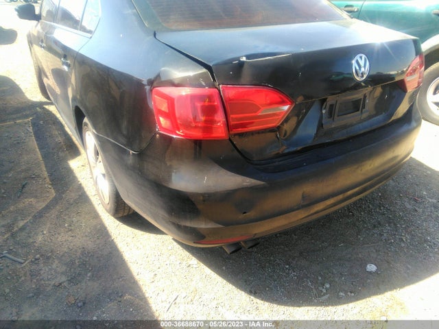 3VWD17AJ5EM425343 Volkswagen Jetta Sedan Se