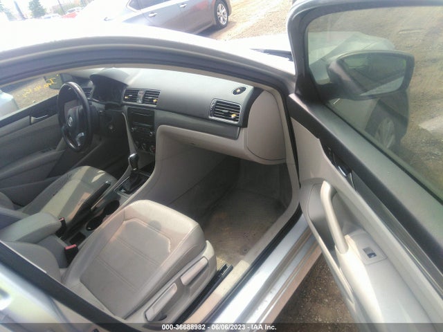 1VWAS7A3XEC108256 Volkswagen Passat Wolfsburg Ed