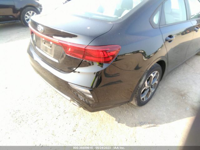 3KPF24AD8KE022707 KIA Forte Lxs