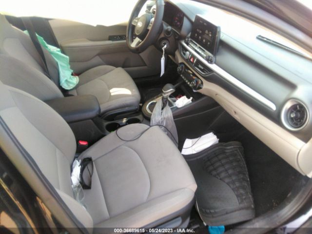3KPF24AD8KE022707 KIA Forte Lxs