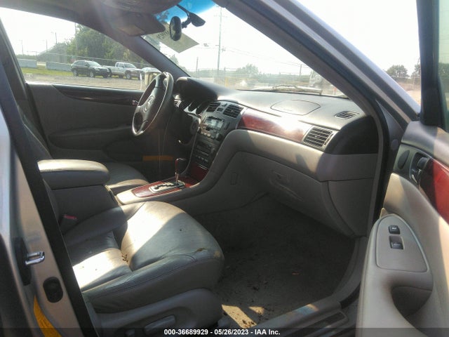 2002 LEXUS ES 300 VIN: JTHBF30G620074529