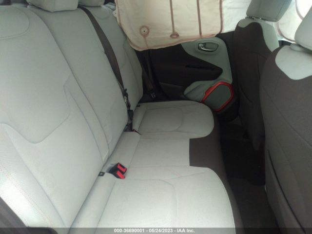 ZACCJABB8HPE87386 Jeep Renegade Latitude