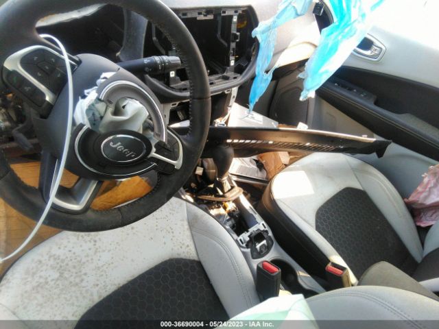 3C4NJCBB5KT685640 Jeep Compass Latitude