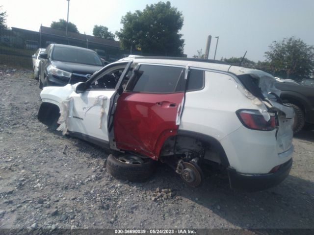 3C4NJDBB0HT651393 Jeep Compass Latitude