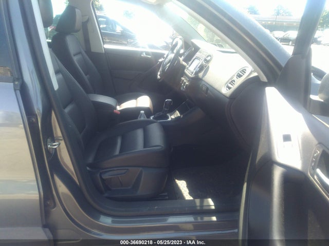 WVGBV7AX6FW566678 Volkswagen TIGUAN SE