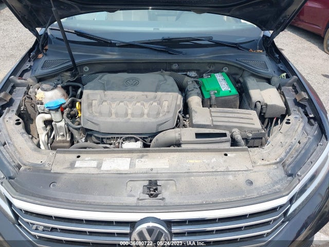 1VWAA7A3XJC019929 Volkswagen Passat 2.0t S/r-line