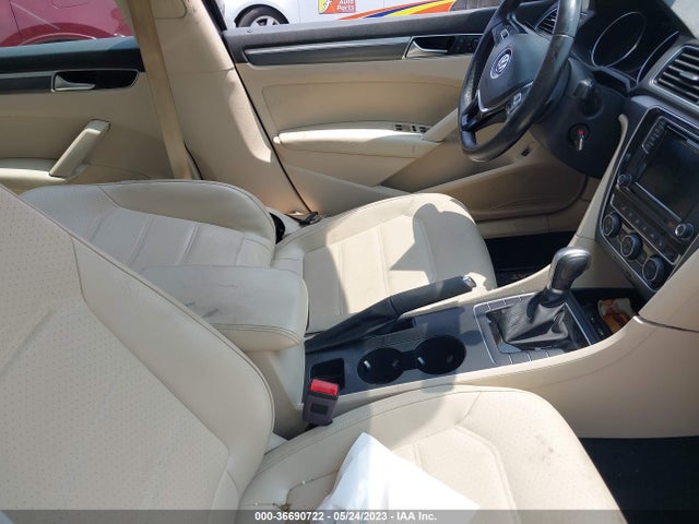 1VWAA7A3XJC019929 Volkswagen Passat 2.0t S/r-line