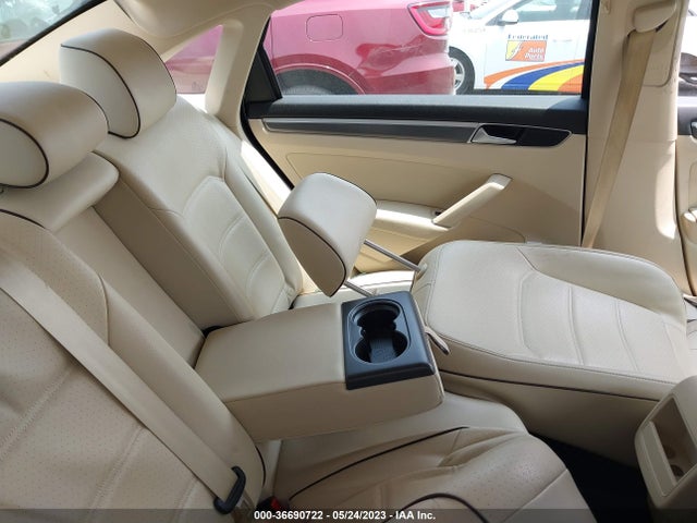 1VWAA7A3XJC019929 Volkswagen Passat 2.0t S/r-line