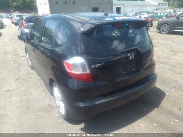 2011 HONDA FIT SPORT VIN: JHMGE8H59BC016065