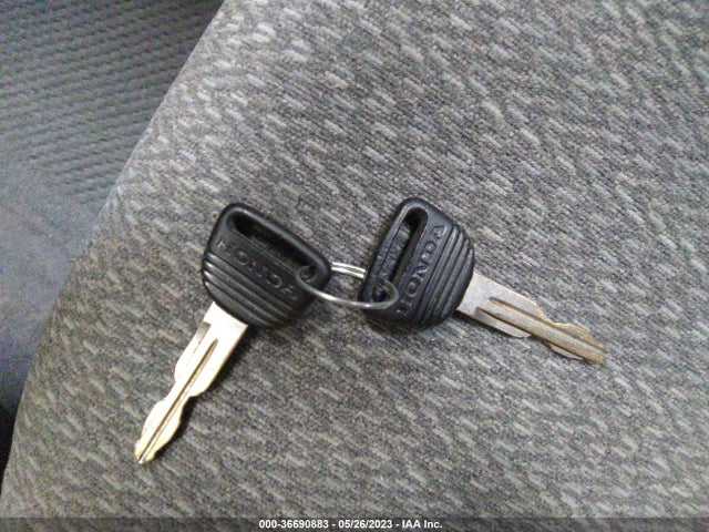 2000 HONDA CIVIC LX VIN: 2HGEJ657XYH516967