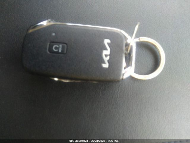 KNDEU2AA8P7391073 KIA SELTOS S