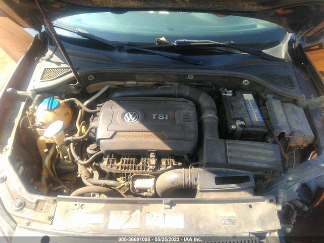 1VWBS7A35FC054001 Volkswagen Passat 1.8t Se