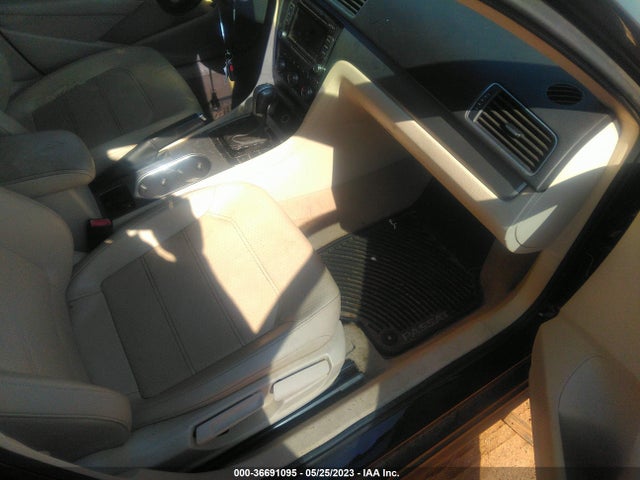 1VWBS7A35FC054001 Volkswagen Passat 1.8t Se