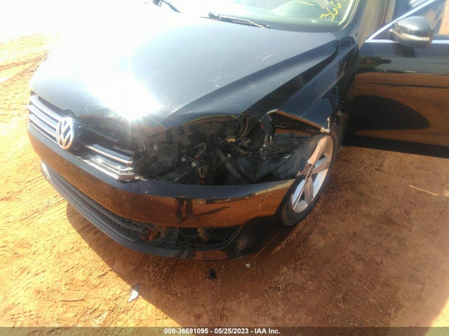 1VWBS7A35FC054001 Volkswagen Passat 1.8t Se
