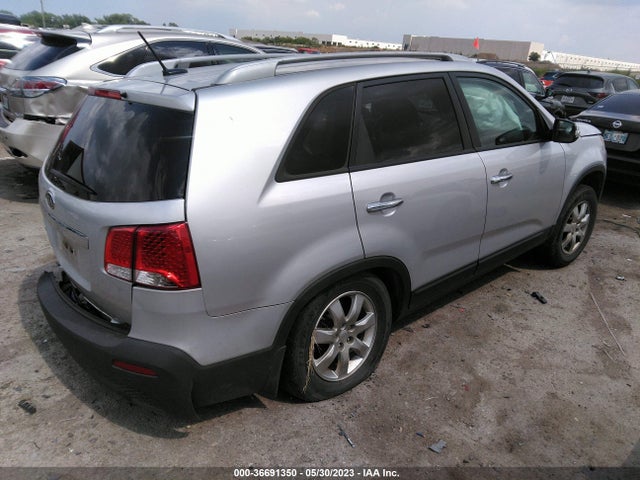 2011 KIA SORENTO LX VIN: 5XYKT3A15BG175348