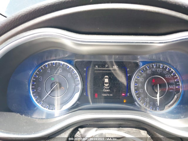 Chrysler 200 Limited Platinum 2016 1C3CCCAB9GN175838 Image 7