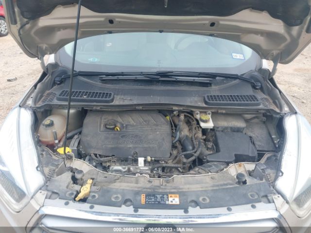 1FMCU0JD5HUE15768 Ford Escape Titanium