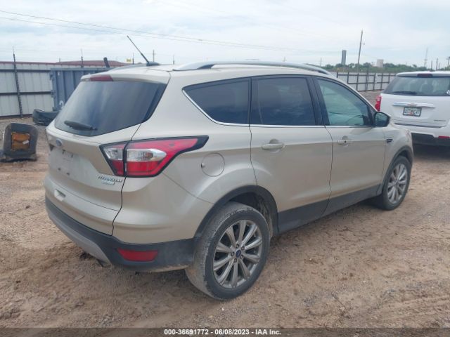 1FMCU0JD5HUE15768 Ford Escape Titanium