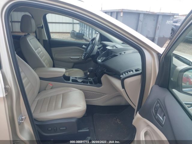 1FMCU0JD5HUE15768 Ford Escape Titanium