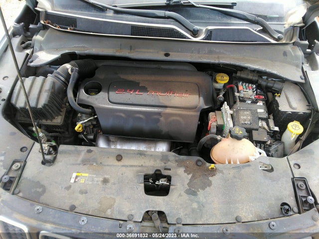 3C4NJDBB9JT333035 Jeep Compass Latitude