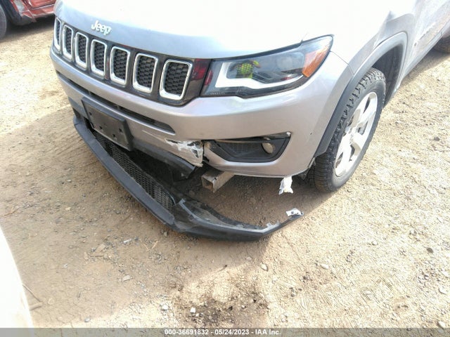 3C4NJDBB9JT333035 Jeep Compass Latitude