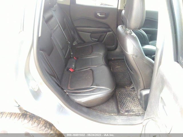 3C4NJDBB9JT333035 Jeep Compass Latitude