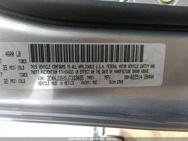 3C4NJDBB9JT333035 Jeep Compass Latitude