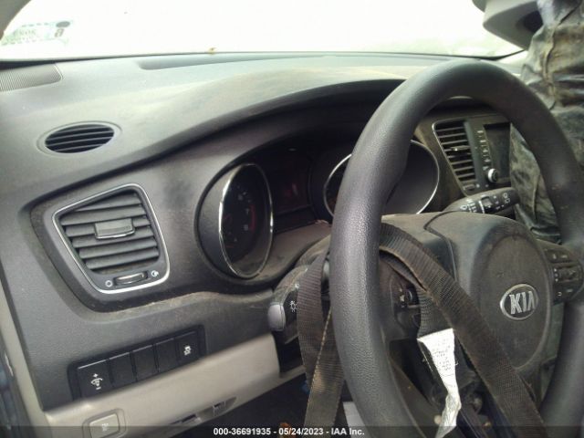 KNDMB5C17L6593158 KIA SEDONA LX