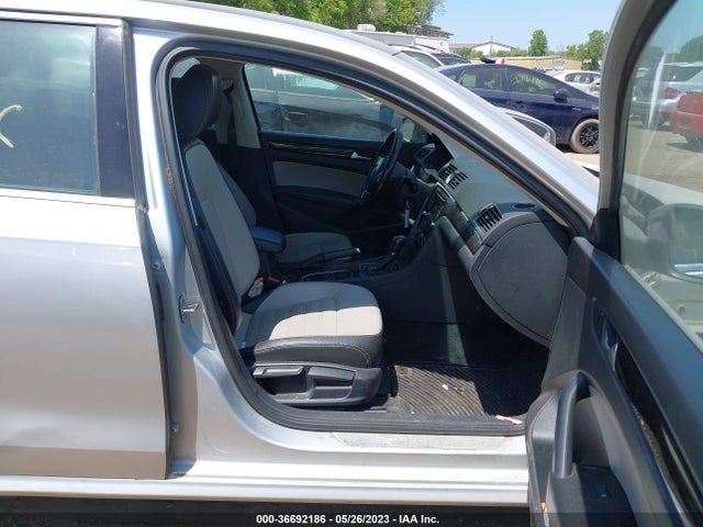 1VWBT7A39FC064236 Volkswagen Passat 1.8t Sport