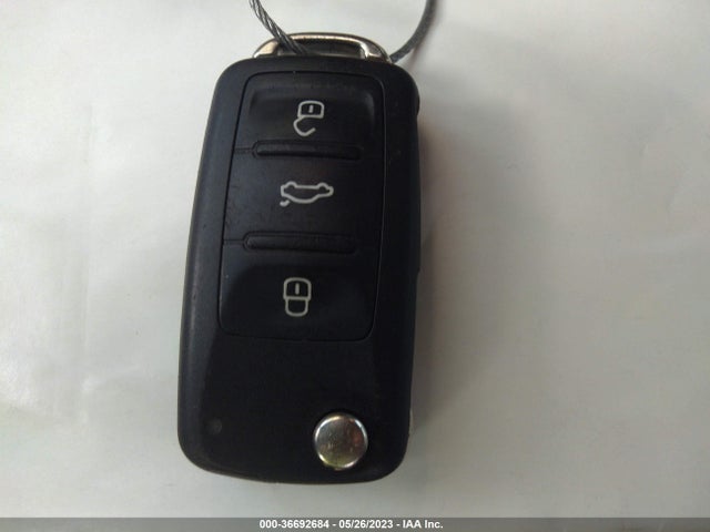 3VWL17AJ4HM222945 Volkswagen Jetta 1.8t Sel