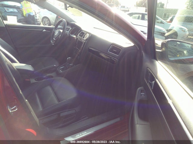 3VWL17AJ4HM222945 Volkswagen Jetta 1.8t Sel