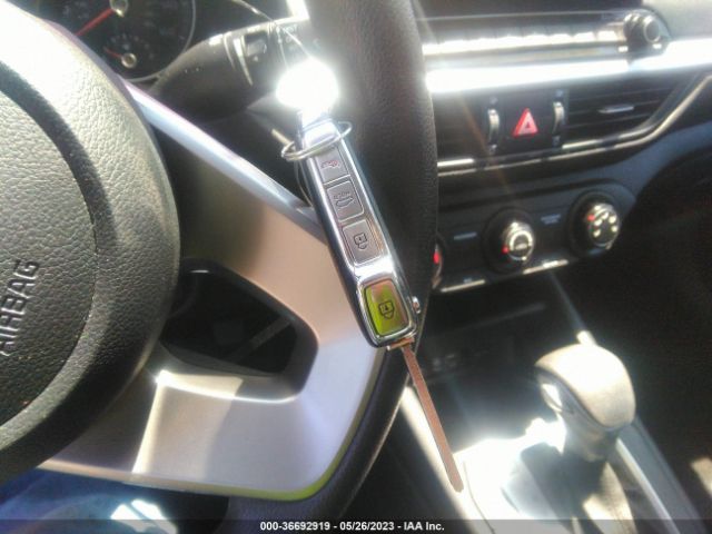 3KPF24AD9ME284402 KIA Forte Lxs
