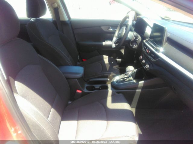 3KPF24AD9ME284402 KIA Forte Lxs