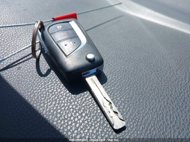 Toyota COROLLA IM 2018 JTNKARJE5JJ558647 Image 3