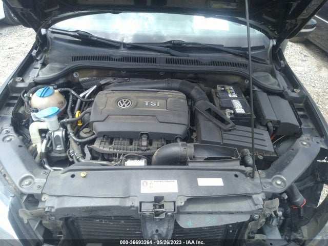 3VWD17AJ6EM392689 Volkswagen Jetta Sedan Se