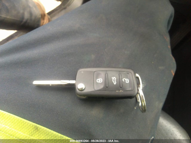 3VWD17AJ6EM392689 Volkswagen Jetta Sedan Se