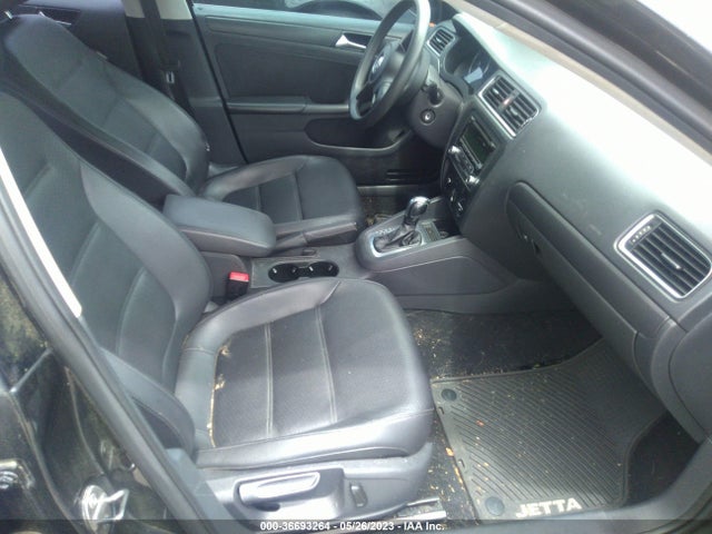 3VWD17AJ6EM392689 Volkswagen Jetta Sedan Se