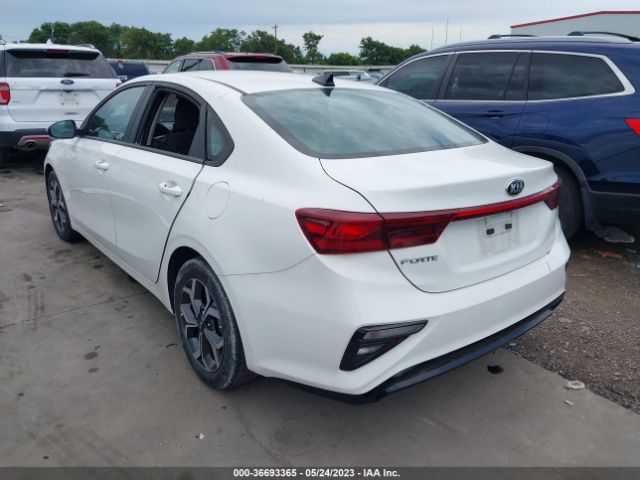 3KPF24AD9ME329578 KIA Forte Lxs