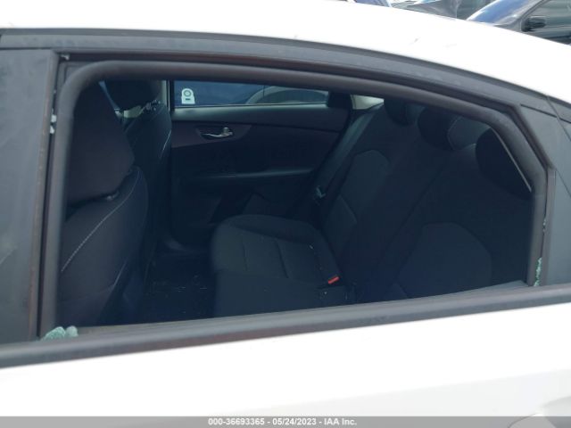 3KPF24AD9ME329578 KIA Forte Lxs