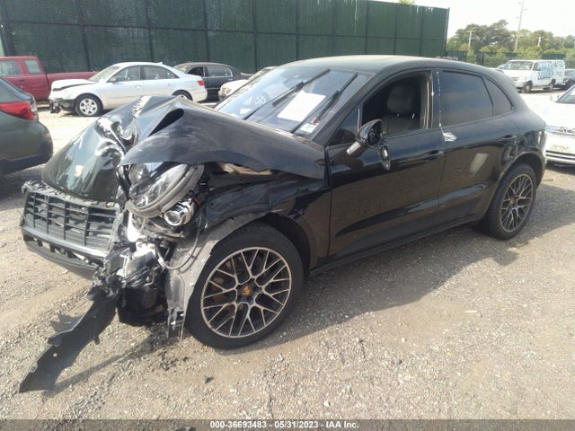 2017 PORSCHE MACAN WP1AA2A59HLB83396 Photo 1